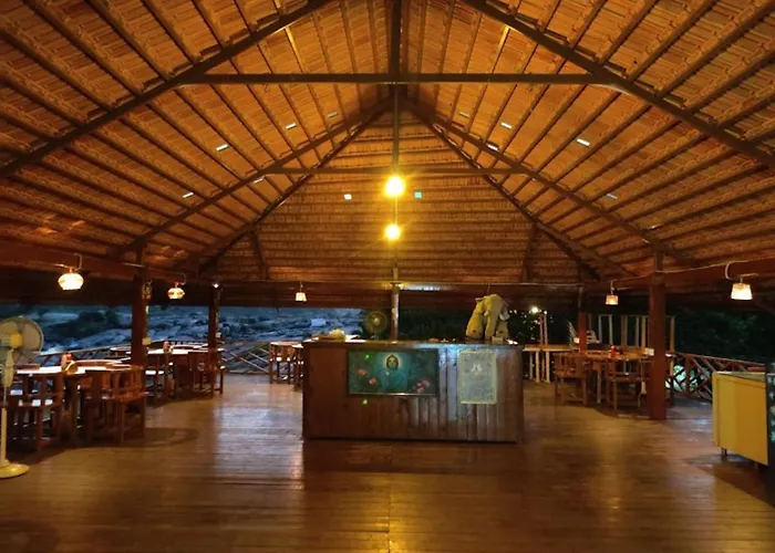 Leo Comforts River Side Resort